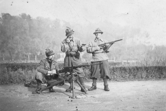 Alpini with machine gun. Italy, World War I.